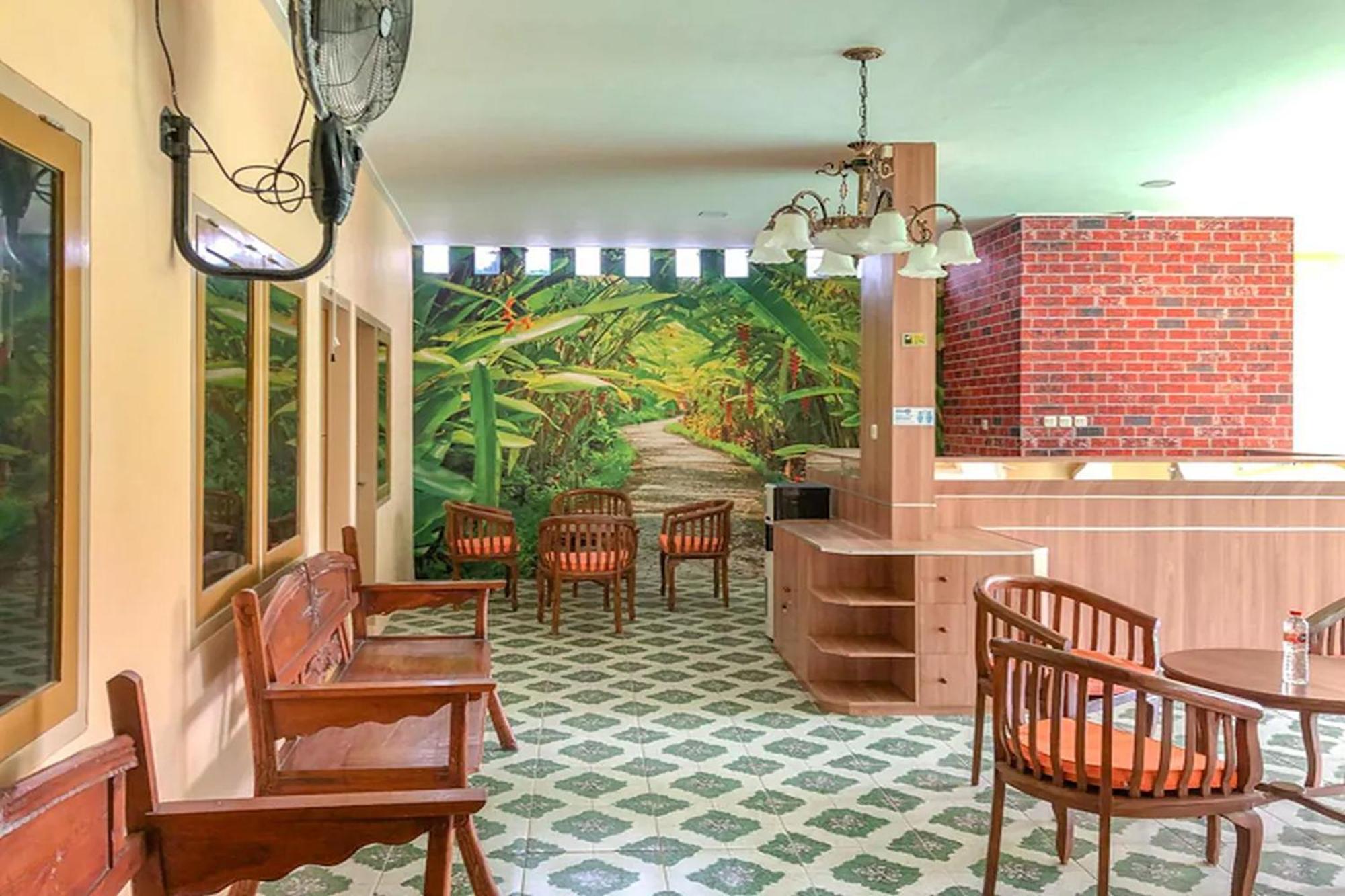 Adisa Homestay Malang Dış mekan fotoğraf